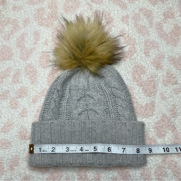 Halogen 100% Cashmere Cable Knit Pom Pom Beanie Hat Grey One Size NWT Winter - Picture 5 of 6